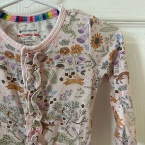 Magnetic Me Ruffle Footie - Garden Animals and Flowers